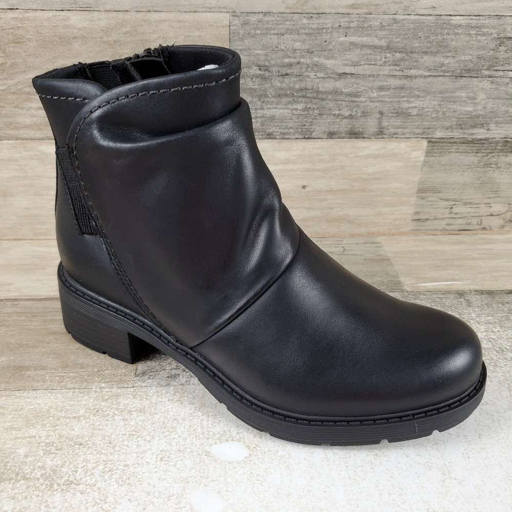 Clarks Hearth Sofia Womens Boots Sz 6.5 M Black Leather Side Zipper Block Heel